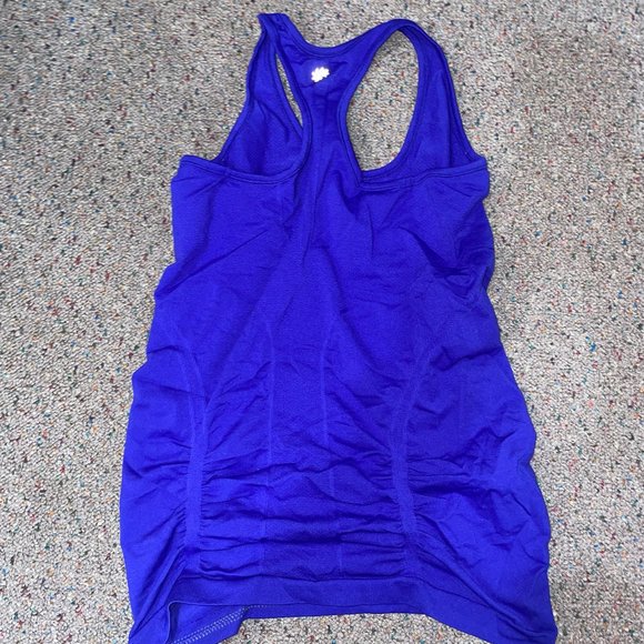 Athleta racerback athletic shirt size small - Picture 2 of 2